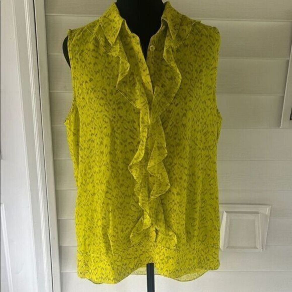 Cabi Vibrant Sleeveless Ruffled Blouse style 3071